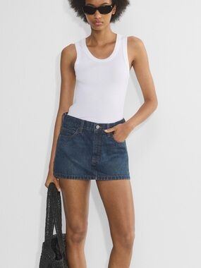 Aritzia Denim Forum The 90s Ricci Mid-Rise Micro Jean Skirt, size: 29. NWT
